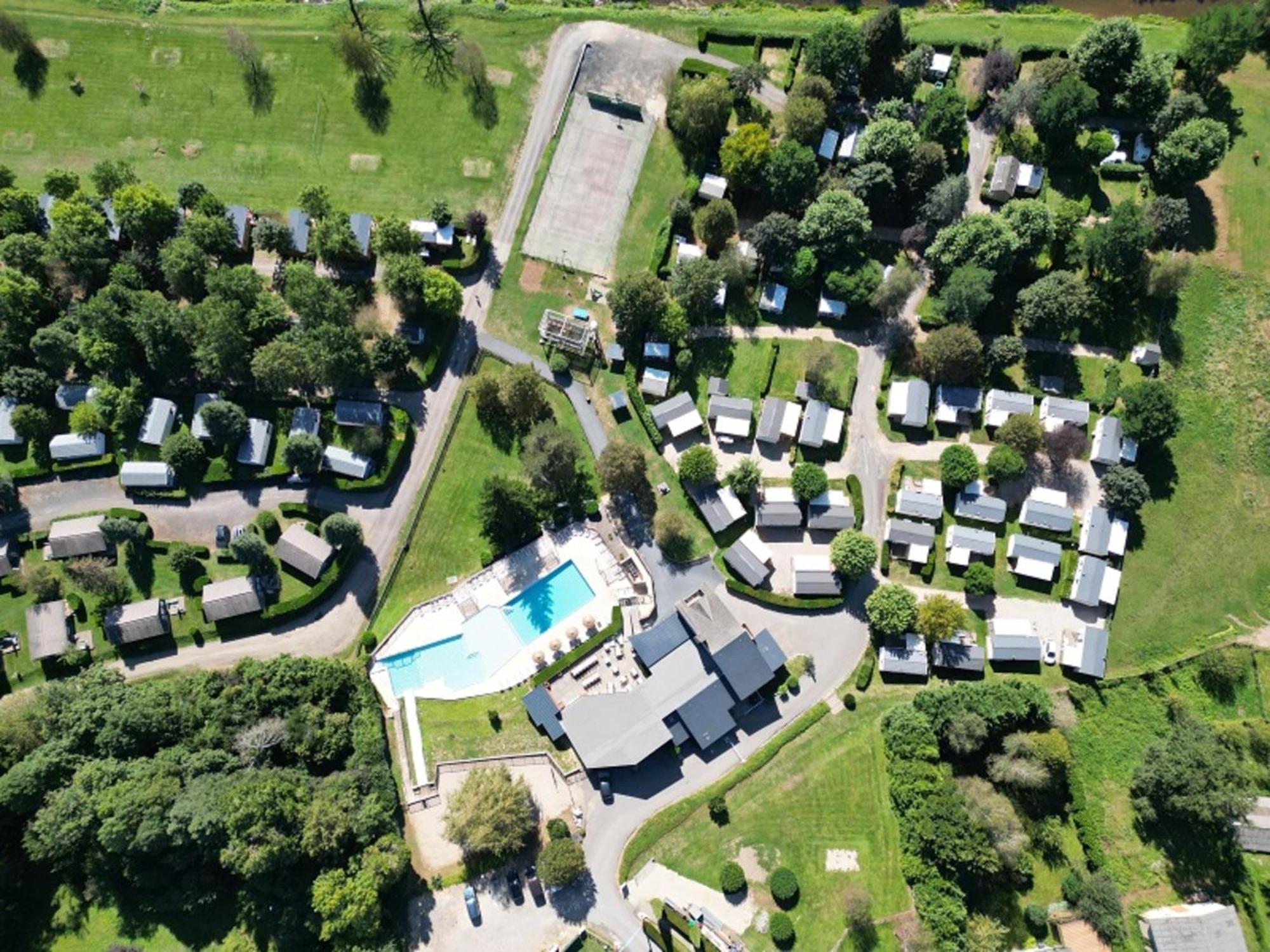 Marmotel Village Saint-Geniez-dʼOlt Exteriör bild